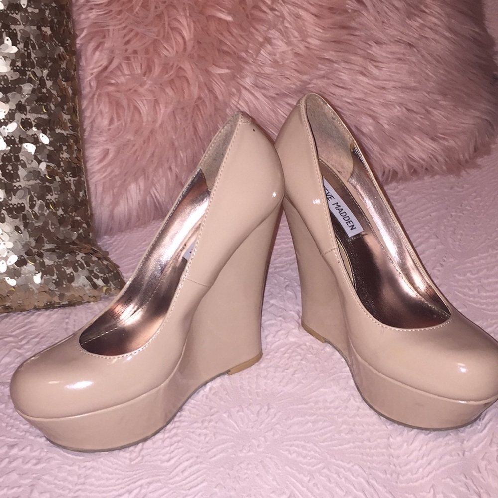 • Steve Madden • Wedges